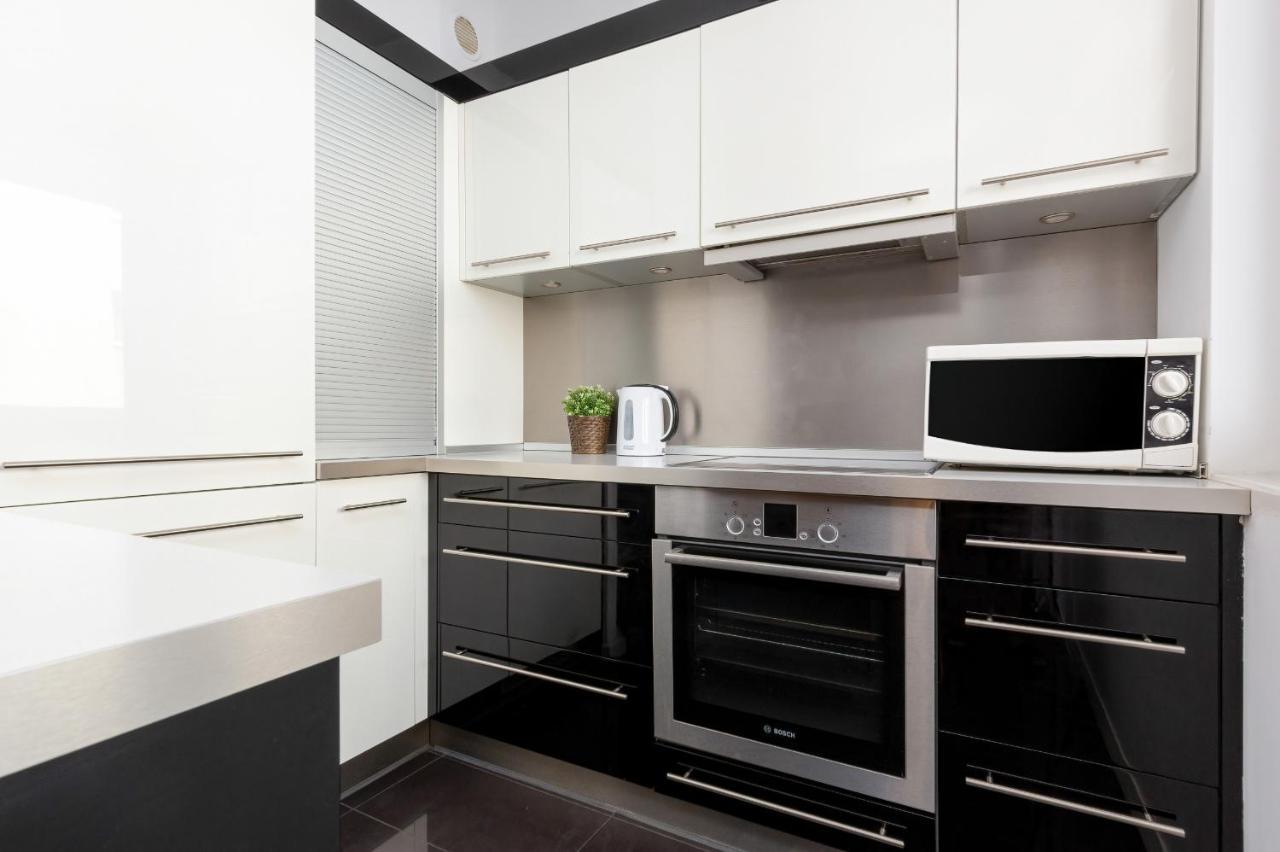 Residence On Wspolna Str. Apartment Warsaw By Renters Bagian luar foto